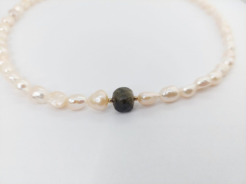 Unisex autorský náhrdelník z filipínských perel se zlatým obsidiánem, stříbro 925 pozlacené 14kt zlatem