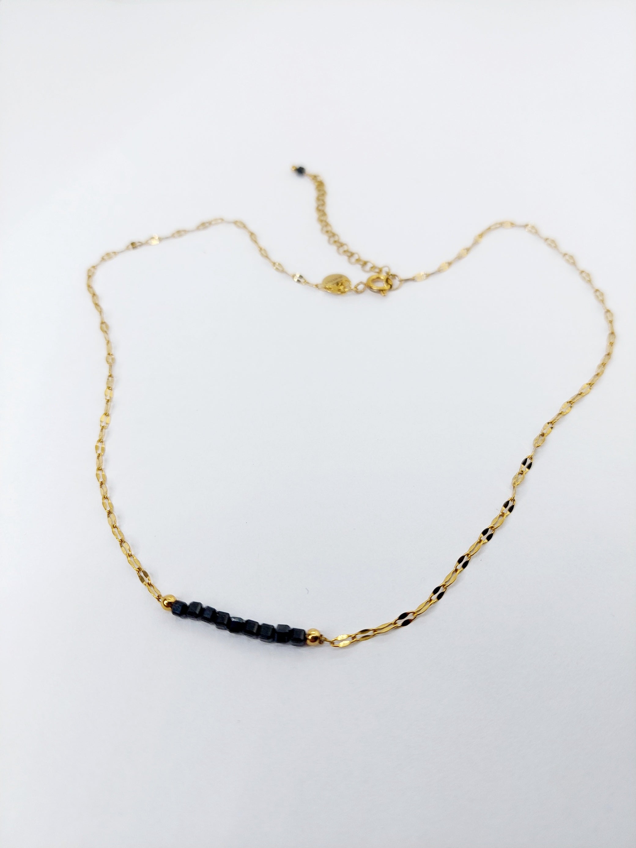 Zlatý náhrdelník - choker LEREA spinel